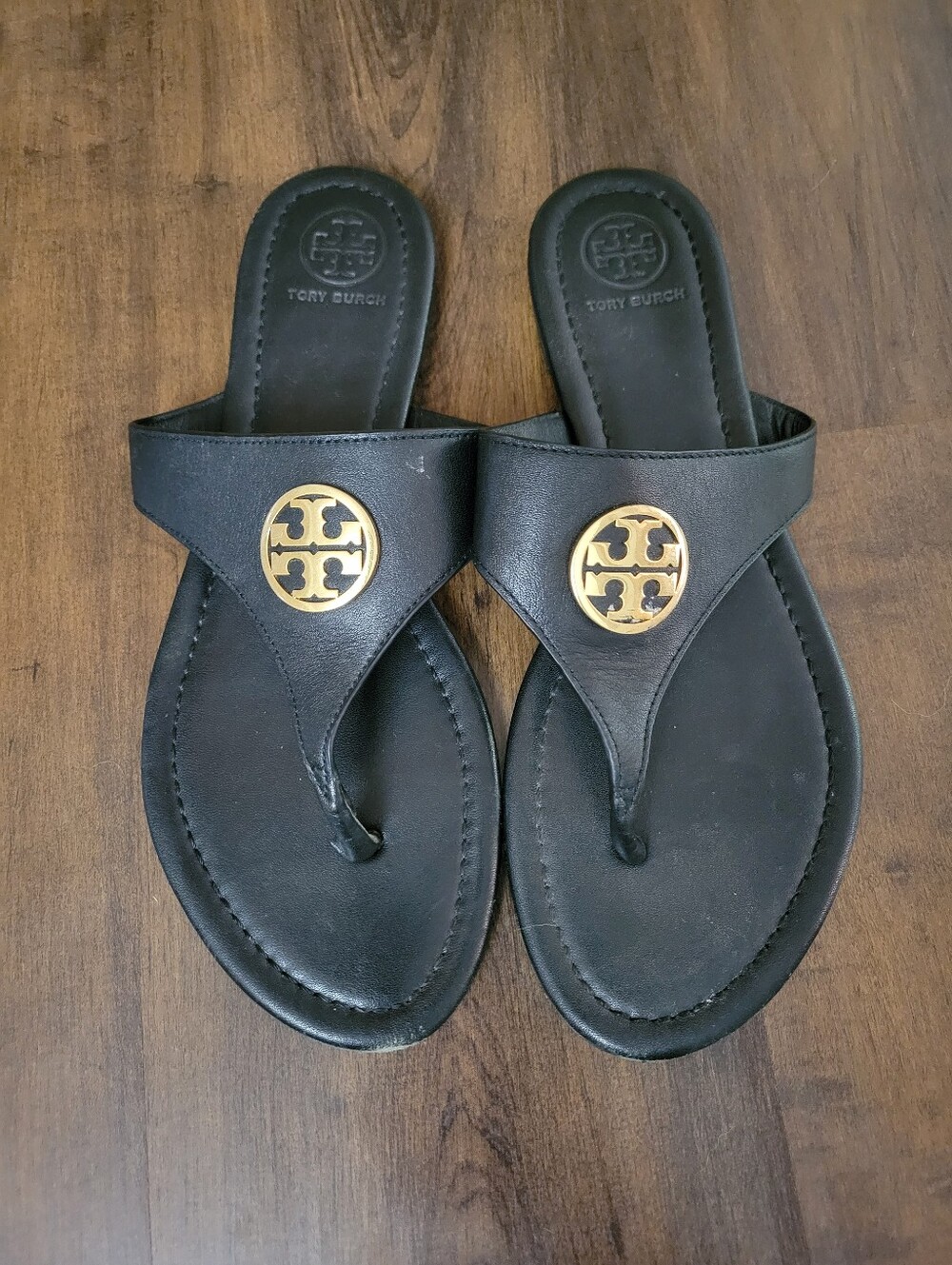 Tory Burch Black Leather Gold Logo Jolie Flat Thong Sandals Size 7.5